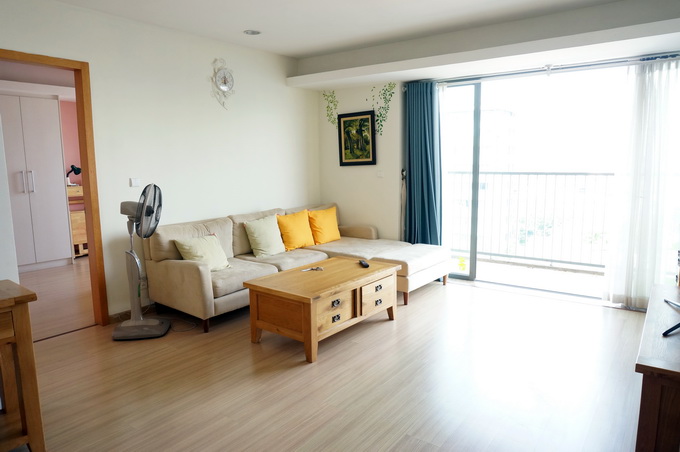Modern apartment for rent on Lang Ha street, hardwood flooring, a lot of natural light, big size balcony, furnished