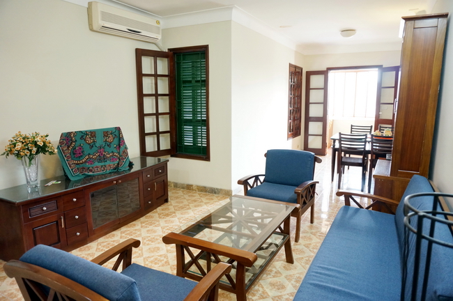 Rental two bedrooms apartment with newly interior in Hoang Cau area, just a few minutes from Hoang Cau lake