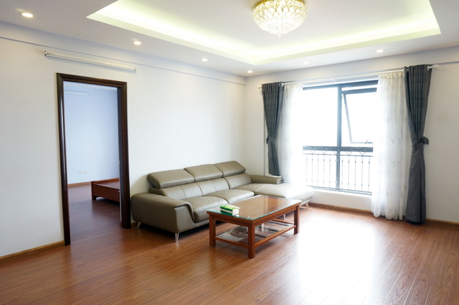 Brand new modern three bedrooms apartment on the high floor, hardwood flooring, fully furnished