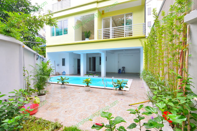 Brand new villa for rent in Tay Ho and big an outdoor swimming pool