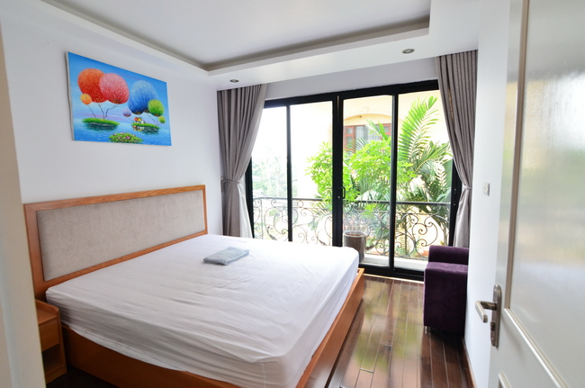 Brand new serviced apartment to rent in Xom Chua area, just a minute to west lake, hardwood flooring