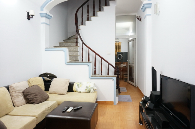 Hanoi house has two bedrooms for lease on Au Co street, close to West lake, Nghi Tam village and Xuan Dieu street