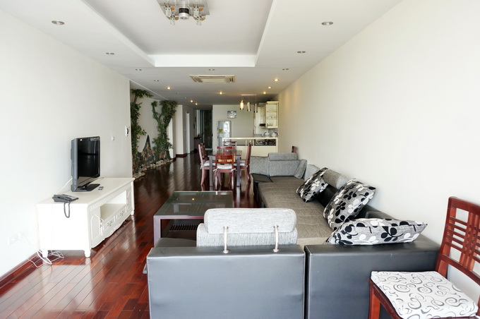 Modern three bedrooms apartment facing the west lake, located on the lake banks, stunning view