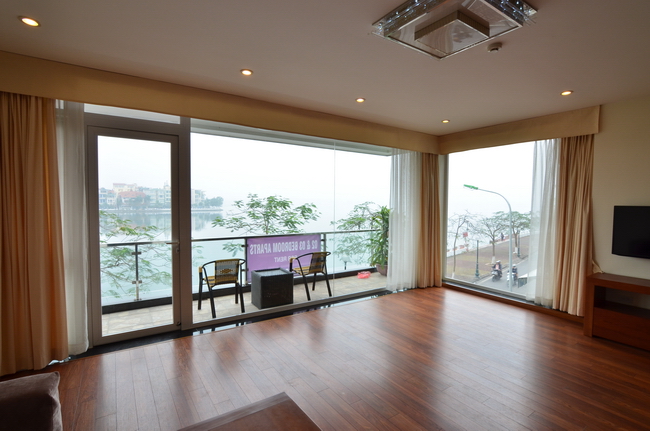 Charming three bedrooms serviced apartment facing the west lake located on the lake banks of Xuan Dieu street