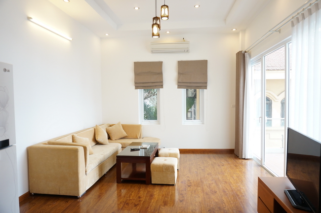 Rental a gorgeous lake view serviced apartment in Nghi Tam Village, close to west lake, fully furnished