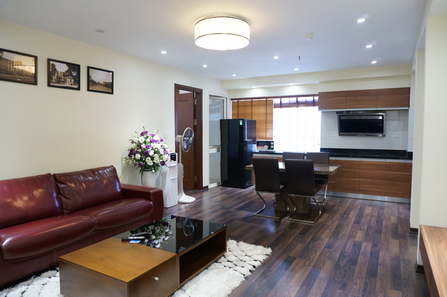 Modern style, fully furnished serviced apartment on Trieu Viet Vuong street, two bedrooms, hardwood flooring