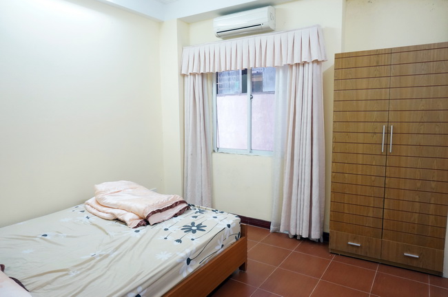 Beautiful one bedroom apartment on Ba Trieu street, Hoan Kiem district, close to Hoan Kiem lake, fully furnshed