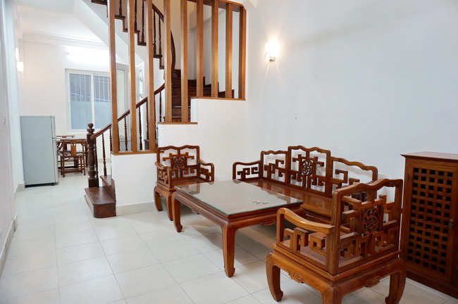Leasing a cozy seven bedrooms house located on Nghi Tam village, Tay Ho district, one minute from the lake