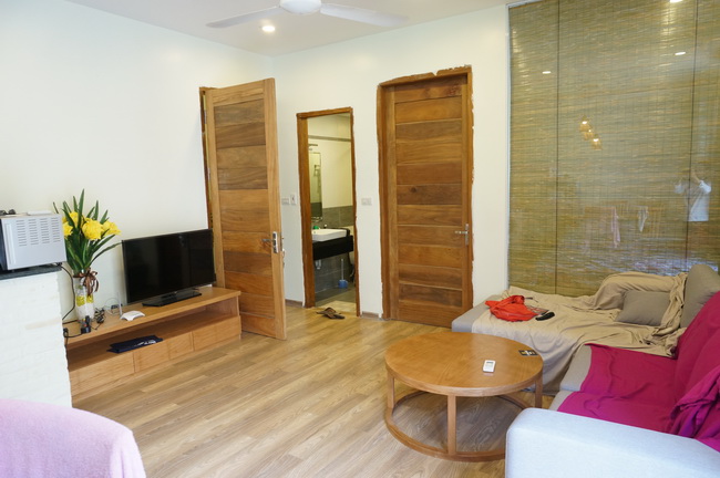 Brand New apartment on Trich Sai street, Tay Ho district, fully furnished, wooden flooring, elevator
