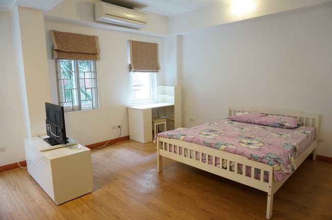 Located on the 3rd floor of the building on Lang Ha street, brightness one bedroom apartment, big bedroom