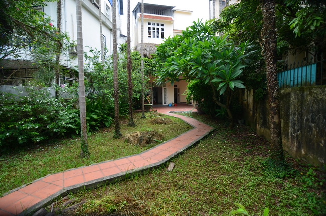 Big garden house for rent in Tay Ho Hanoi