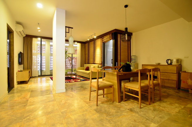 High quality – Fully furnished two bedrooms apartment on Xom Chua street, security 24/7, good layout