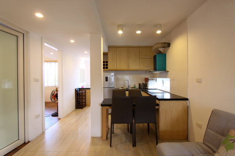 Apartment for rent in Tay Ho comes with fully furnished