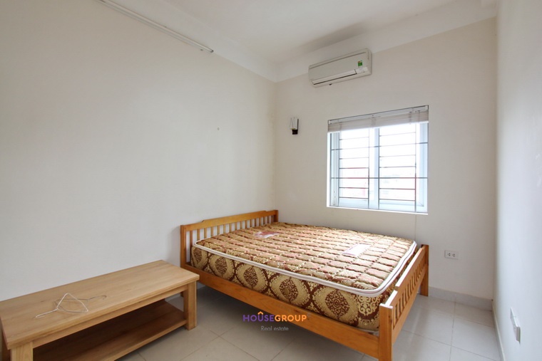 Cheap apartment for rent in Tay Ho comes fully furnished