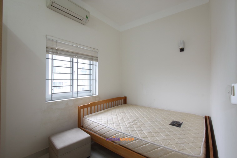 Cheap apartment for rent in Tay Ho comes fully furnished