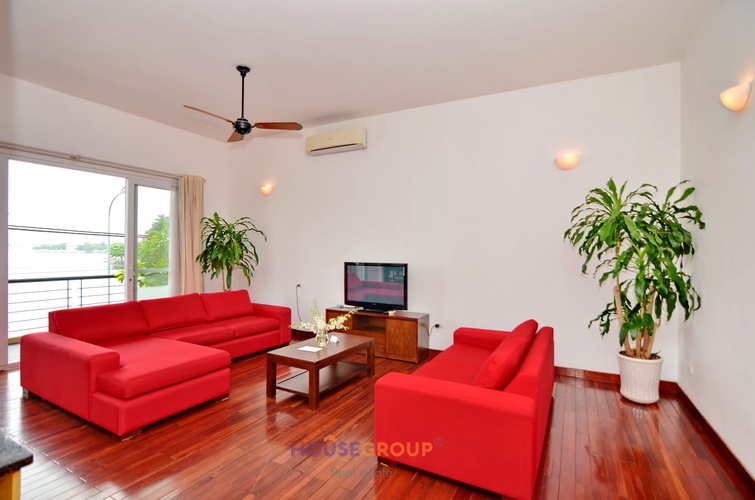 Furnished apartment for rent in Tay Ho Hanoi facing the west lake
