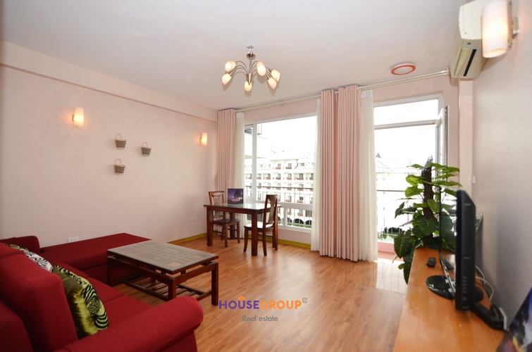 Great lake view apartment for rent in Tay Ho west lake Hanoi
