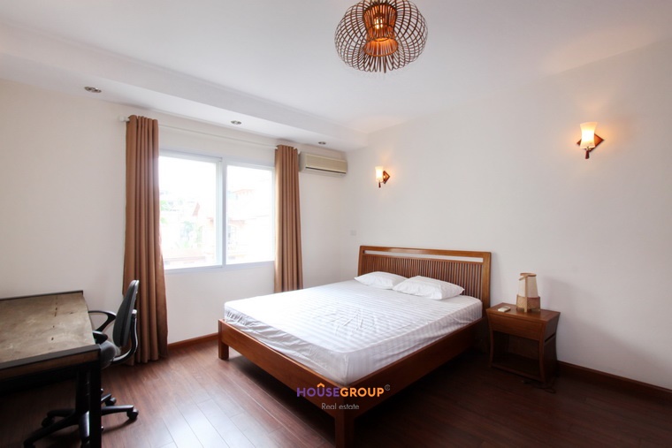 Furnished apartment for rent in Tay Ho Hanoi and facing the west lake
