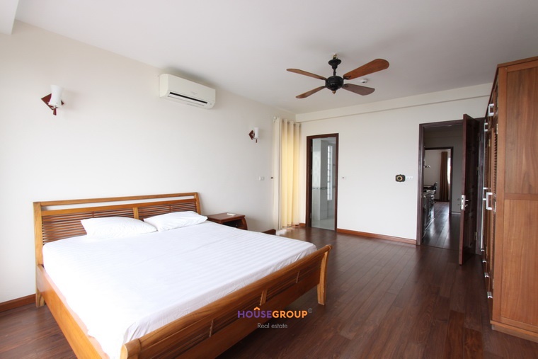 Furnished apartment for rent in Tay Ho Hanoi and facing the west lake