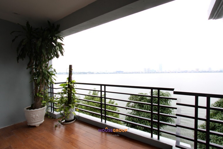 First balcony facing the west lake