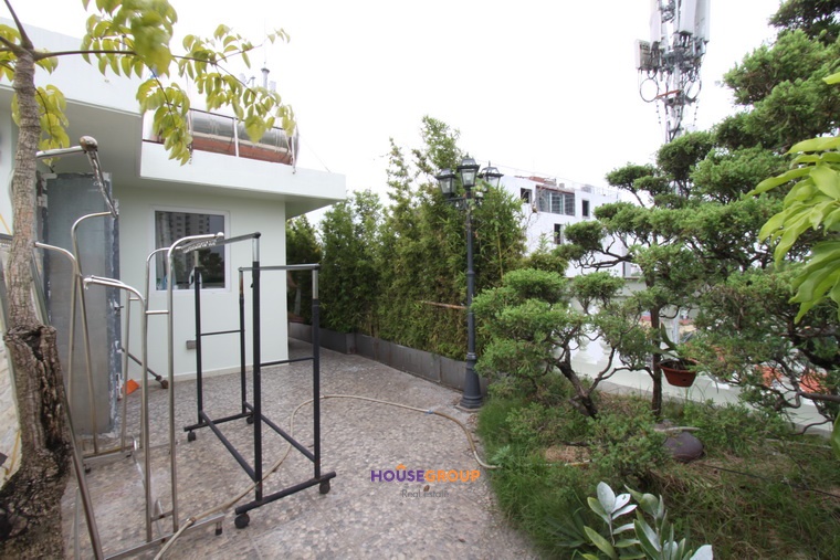 Lake view and fresh air apartment for rent in Truc Bach
