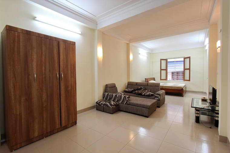 Full Furniture house for rent in Ba Dinh District close to Botanical Garden