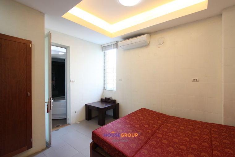 Pretty charming 2-bedrooms apartment for rent in Ba Dinh