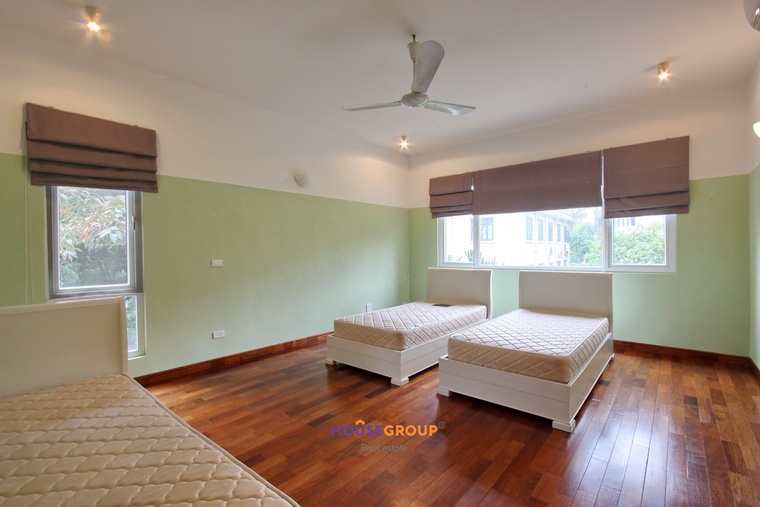 Western style and big swimming pool villa for rent in Tay Ho Hanoi