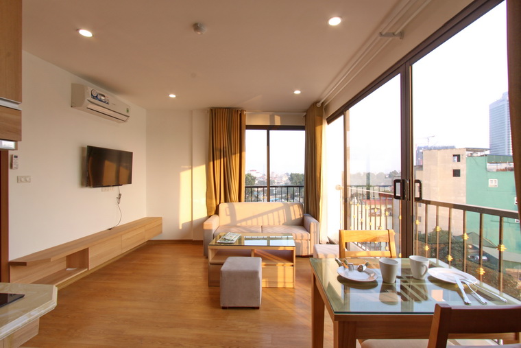 Brand new and lake view apartment for rent in Truc Bach, Ba Dinh