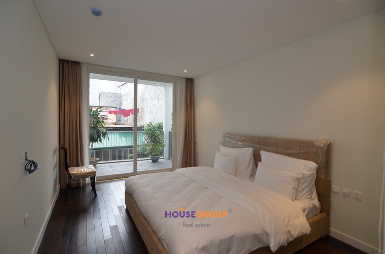 Brand new and furnished hanoi apartments for rent facing on the west lake