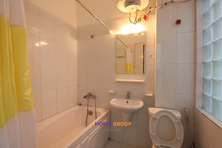 Lovely and furnished one bedroom apartment for rent in Truc Bach