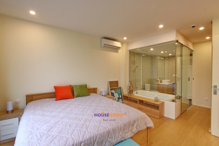 Brightness and modern furnished serviced apartment in Tay Ho West Lake