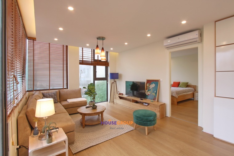 Brightness and modern furnished serviced apartment in Tay Ho West Lake
