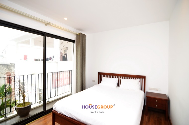 Newly furnished apartment in western style on Dang Thai Mai Street