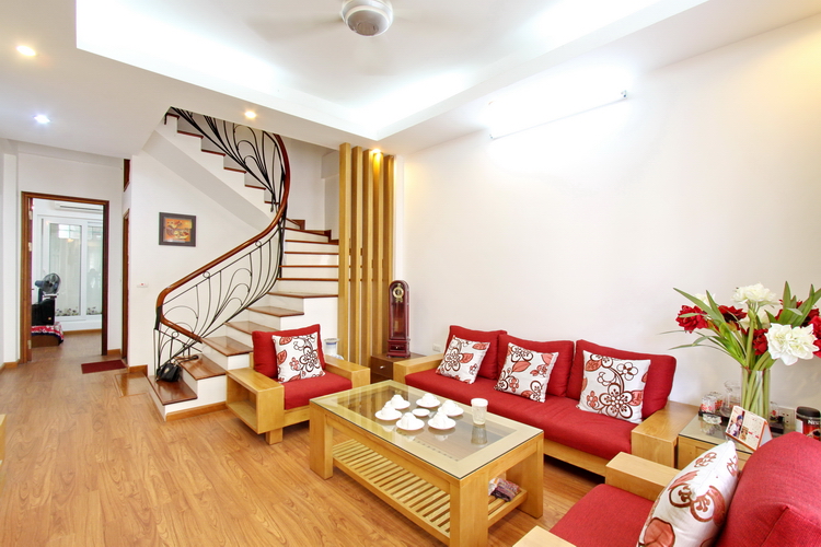Furnished house in modern style for rent on Au Co Street having 4 bedrooms