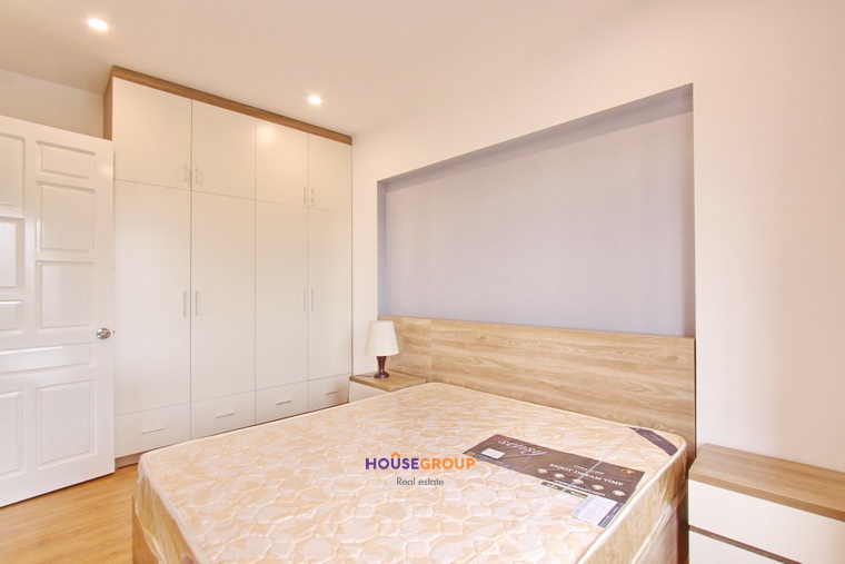 Brightness and newly renovated two bedrooms apartment in Tay Ho