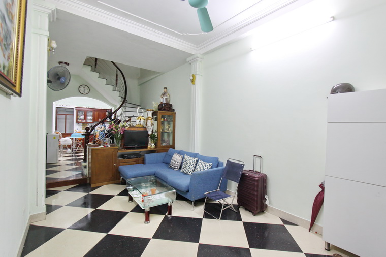 Rental 04 bedrooms house on Nguyen Dinh Thi Street has a lot of natural light