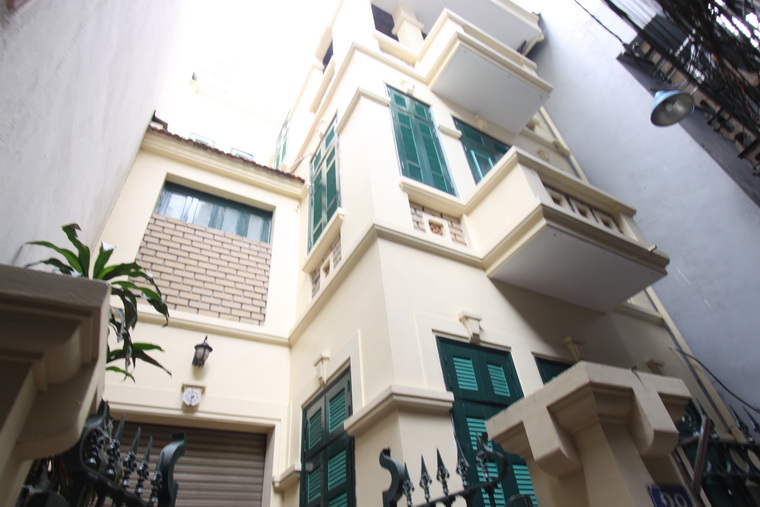 Newly renovated a rental 03 bedrooms house located on Thuy Khue Street