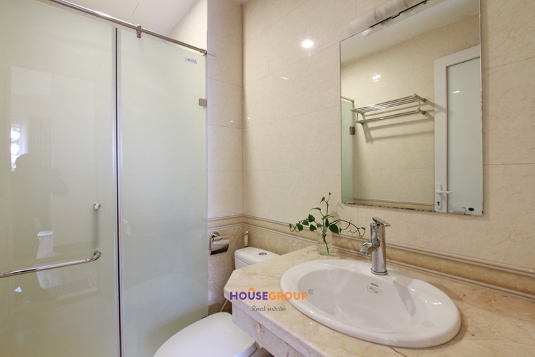 Modern and brightness studio apartment for rent in Tay Ho West Lake