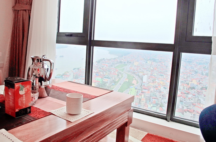 Modern style and Red River view apartment for rent in Mipec Riverside Long Bien