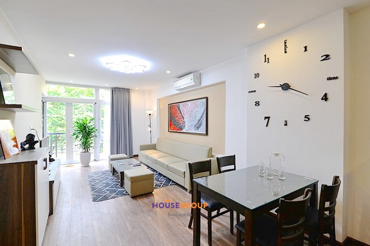 Apartment for rent in Tay Ho District Hanoi having 02 bedrooms located on To Ngoc Van
