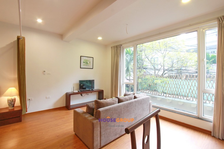 Brightness studio apartment for rent in Tay Ho just 100 m from west lake