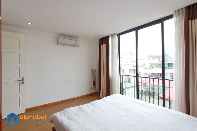 Spacious one bedroom apartment in Ba Dinh located on Van Cao Street