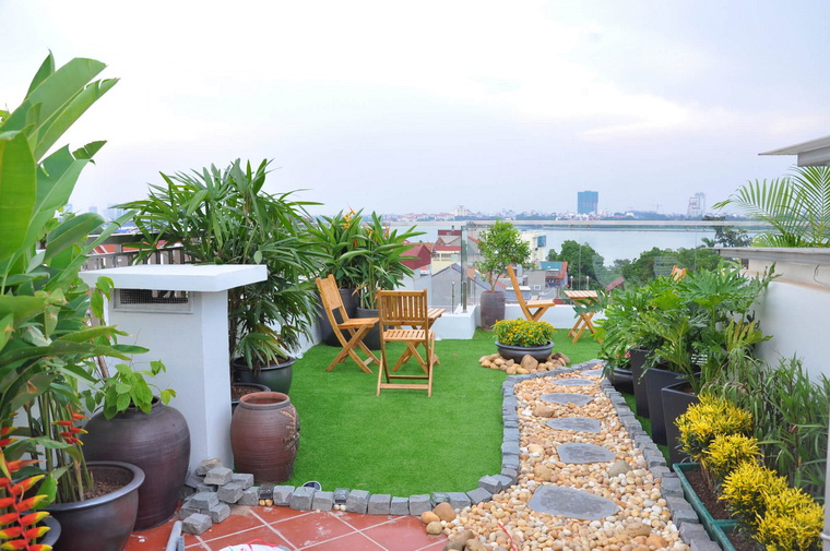 Newly furnished apartment for rent in Tay Ho having great terrace over looking on the lake