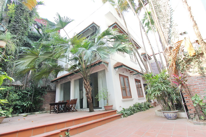 Unique and big garden villa for rent in Tay Ho West Lake