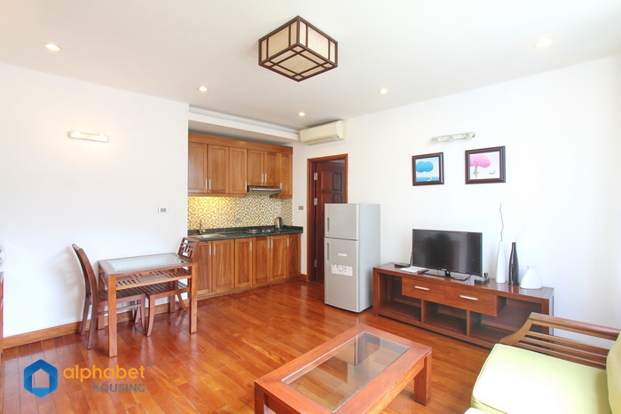 One bedroom furnished apartment in Truc Bach available now