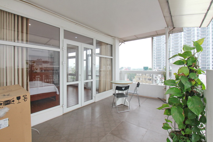 Top floor spacious and brightness serviced apartments hanoi westlake