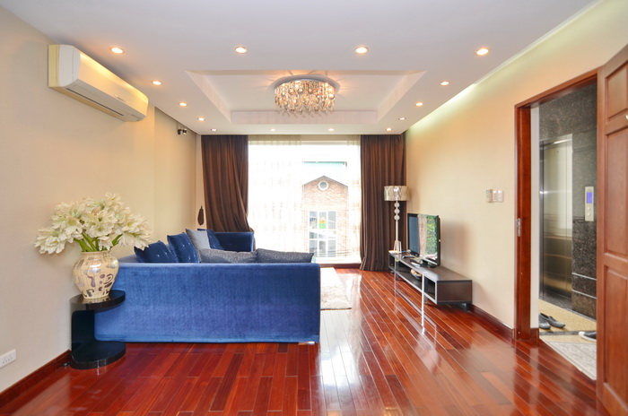 Fully Furnished serviced apartment in Tay Ho, 30 m to west lake