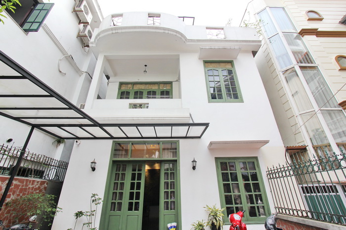 Summer garden & furnished house for rent in Tay Ho West Lake