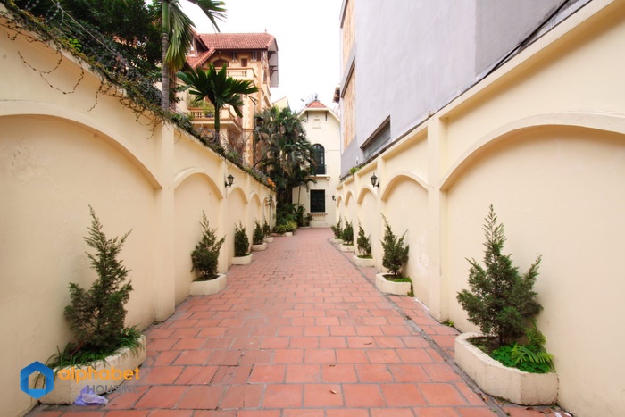 Big courtyard & 04 bedrooms villa to rent on To Ngoc Van Street